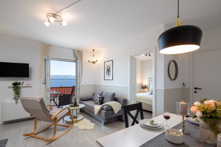 Others 5, Villa Valentina, Bol