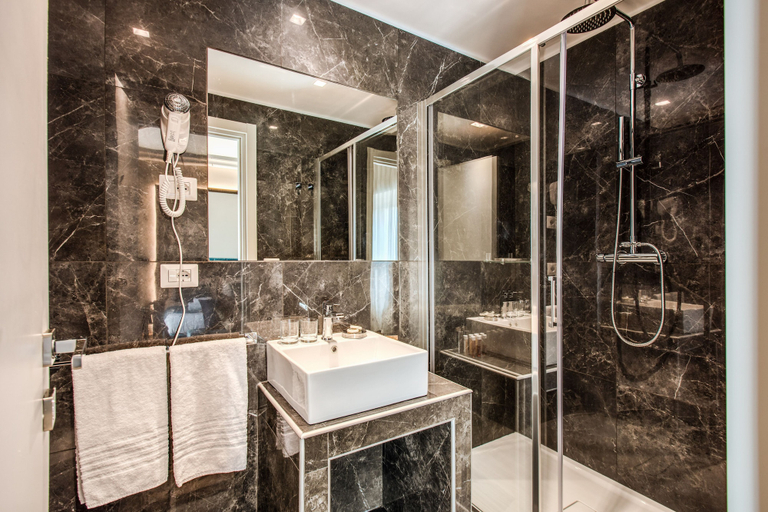 Bathroom 5, Hotel 55 Fifty five, Rome