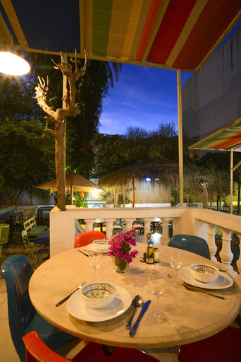 Food & Drinks 5, Villa Les Palmes, Bab Bhar