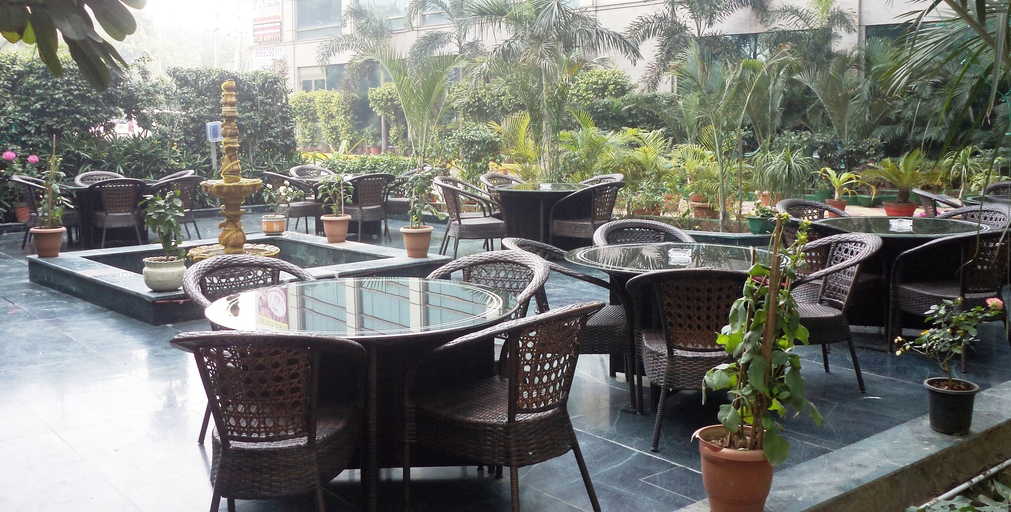 Food & Drinks 4, Skycity Hotel, Gurgaon