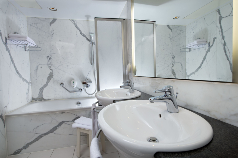 Bathroom 3, Radisson Hotel Fürst Leopold Dessau, Dessau-Roßlau