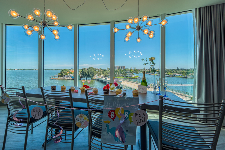 Food & Drinks 4, FUSION Resort Waterfront Suites, Pinellas
