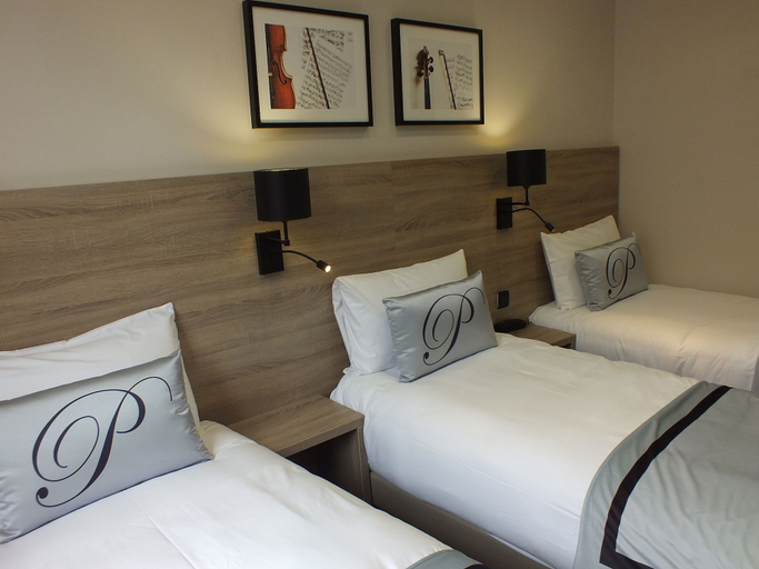 Bedroom 3, Hotel Paganini, Alpes-Maritimes