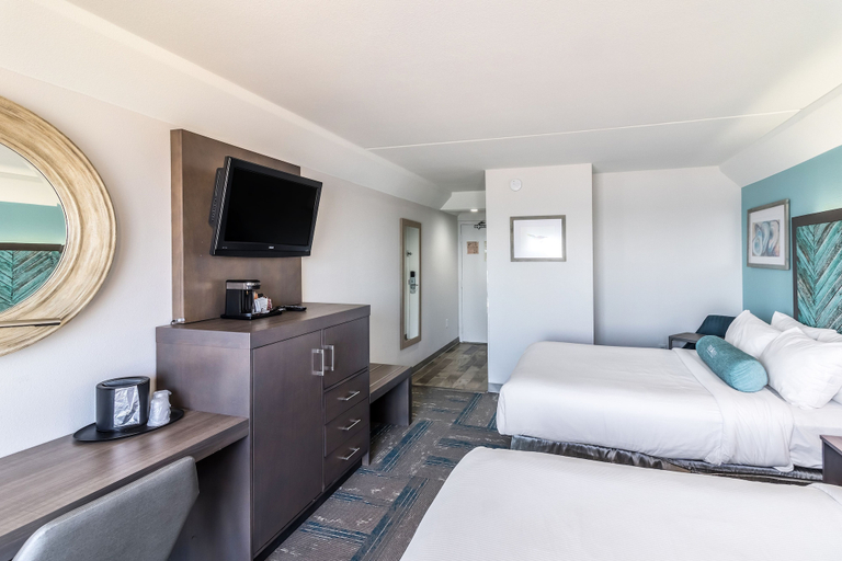 Bedroom 4, Crystal Coast Oceanfront Hotel, Carteret