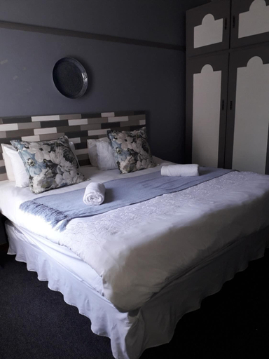 Bedroom 2, Lallapanzi Country Stay, Gert Sibande