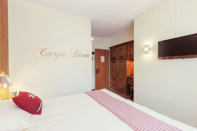 Bedroom 3, Le Petit CHARME-INN, Visp