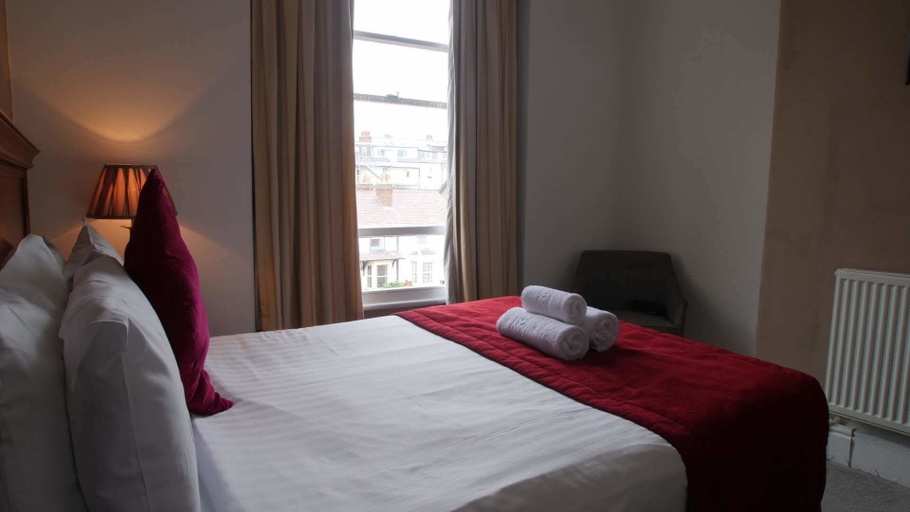 Bedroom 4, The Broadway Hotel, Conwy