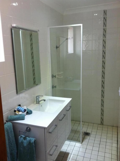 Bathroom 4, Denman Motor Inn, Muswellbrook