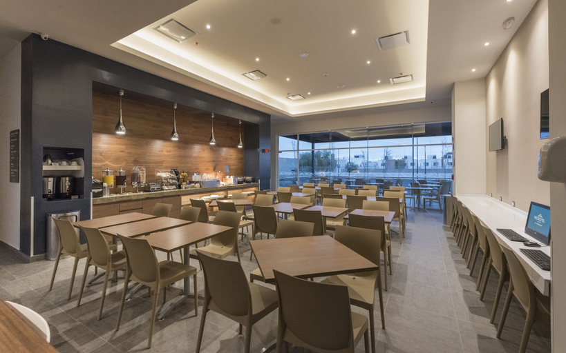 Food & Drinks 5, Microtel Inn & Suites by Wyndham Irapuato, Irapuato