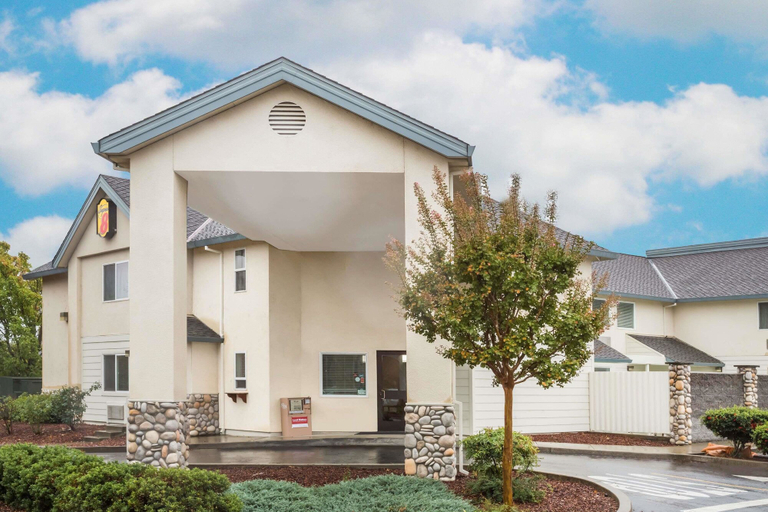 Exterior & Views 2, Super 8 by Wyndham Cloverdale Wine Country, Sonoma