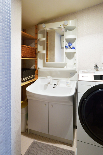 Bathroom 4, Tsumugi Inn, Kyoto
