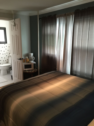 Bedroom 2, Jones Beach Hotel, Nassau