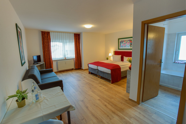 Bedroom 4, Hotel Leo Mühlhausen, Rhein-Neckar-Kreis