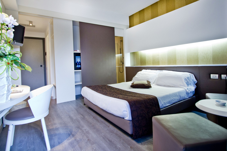 Bedroom 3, Green Hotel Motel, Varese
