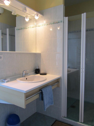 Bathroom 5, Chambres d'Hôtes Couleurs de Mer, Ille-et-Vilaine