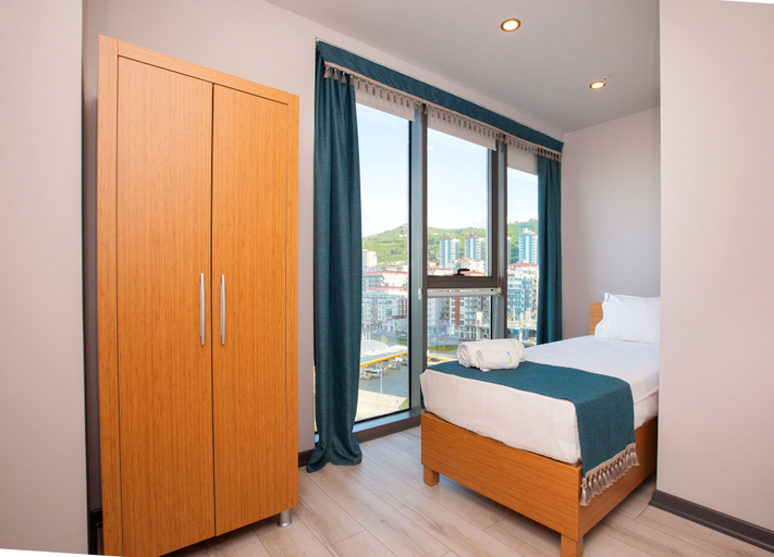 Bedroom 3, Marina Green Suit Hotel, Yomra