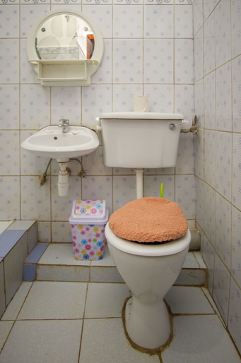 Bathroom 3, La Grand Chez Johnson Hotel Muyenga, Kampala