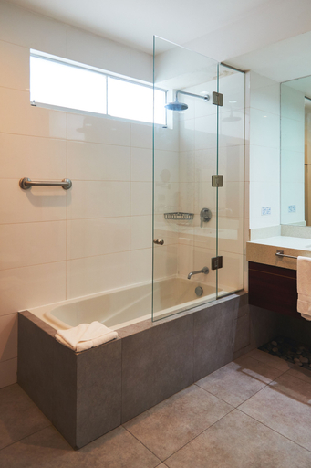 Bathroom 4, VPX Hotel, Cañete