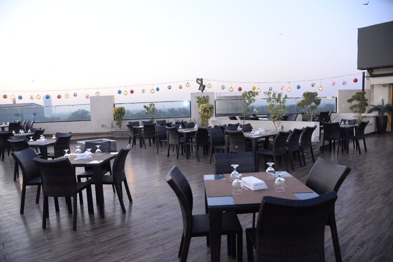 Food & Drinks 3, Magnum Inn Hotel, Lahore