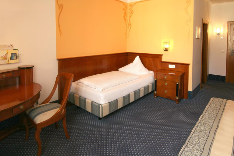 Bedroom 4, Altstadthotel Arch, Regensburg