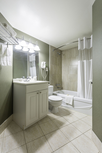 Bathroom 4, Days Inn by Wyndham Fallsview, Niagara
