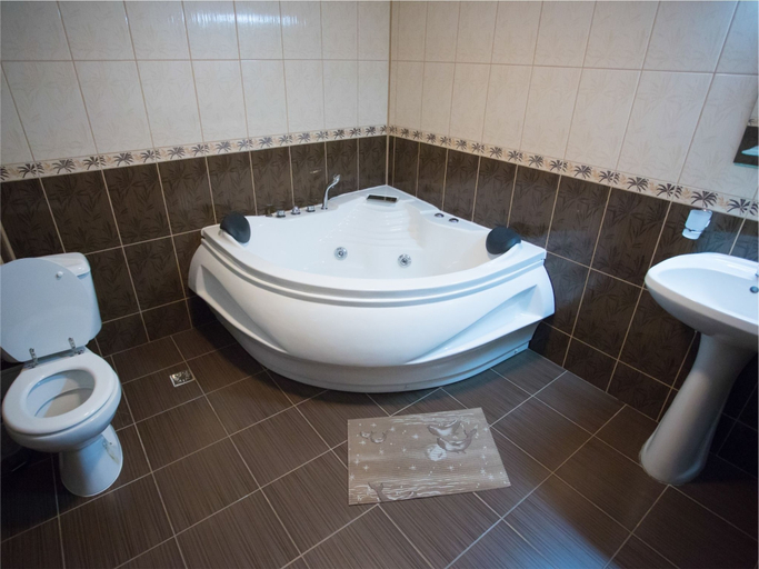 Bathroom 4, Euphoria, Craiova