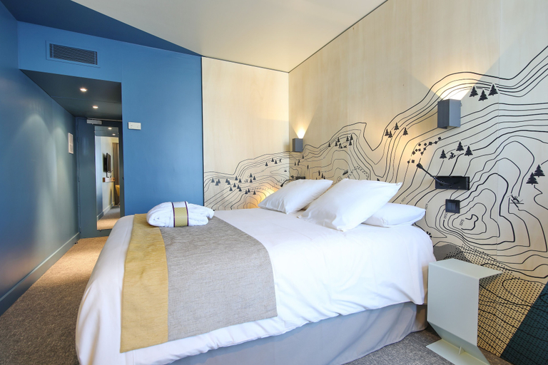 Bedroom 2, Mercure Grenoble Centre Alpotel Hotel, Isère