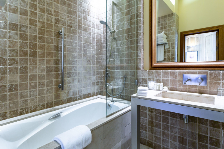 Bathroom 5, L'Hermitage Gantois, Autograph Collection, Nord