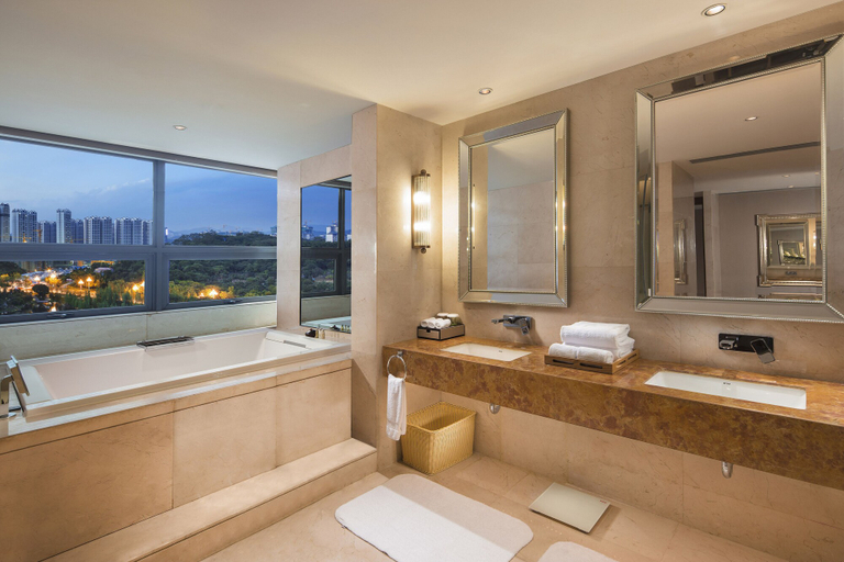 Bathroom 5, DoubleTree by Hilton Guangzhou Science City-Free Shuttle Bus Service During Canton Fair Period, Guangzhou