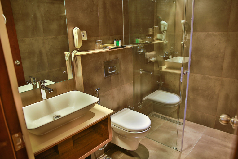 Bathroom 5, Casa Montana, Idukki