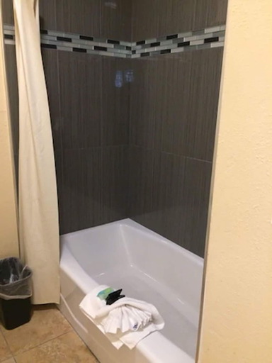 Bathroom 3, Pacific Best Inn, Monterey