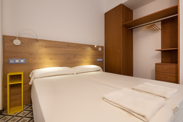 Bedroom 2, Casa Cervantes, Tarragona
