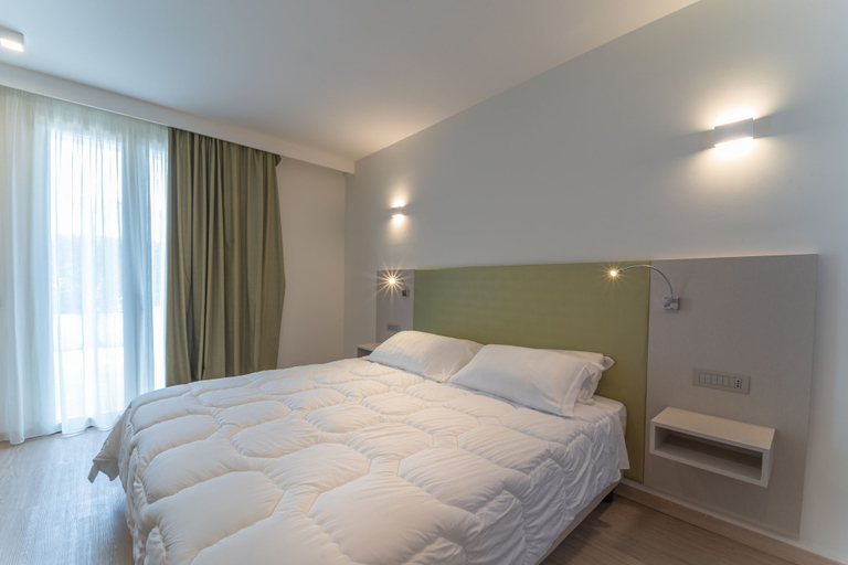Bedroom 4, Stele di Nora, Cagliari