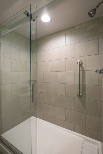 Bathroom 5, Wyndham Fort Smith City Center, Sebastian