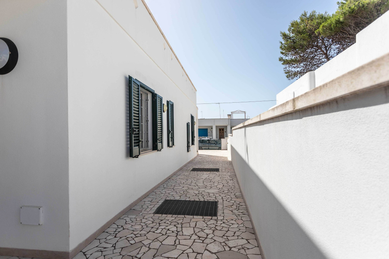 Exterior & Views 2, Villetta Sunny, Lecce