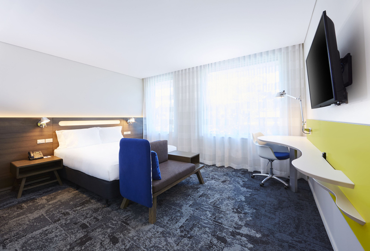 Bedroom 5, Holiday Inn Express SYDNEY MACQUARIE PARK by IHG, Sydney