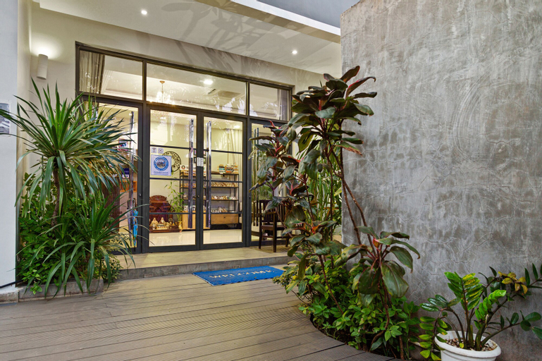 Exterior & Views 2, Hotel Five.S, Kampong Bay