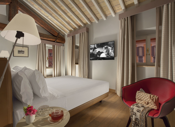 Bedroom 4, Palazzo Scanderbeg, Rome