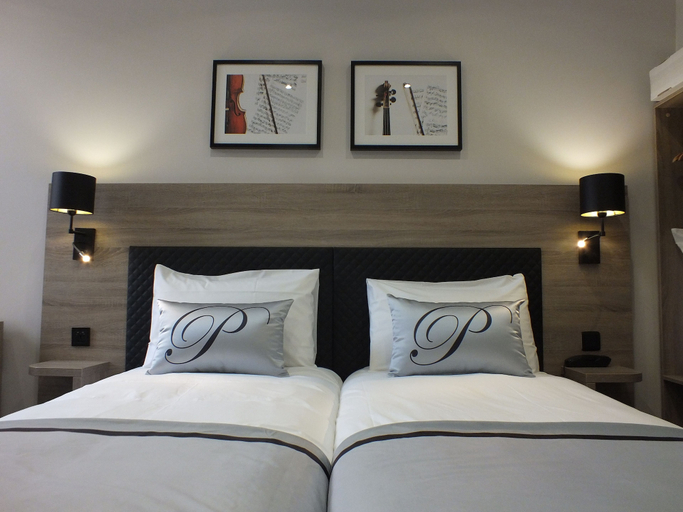 Bedroom 2, Hotel Paganini, Alpes-Maritimes