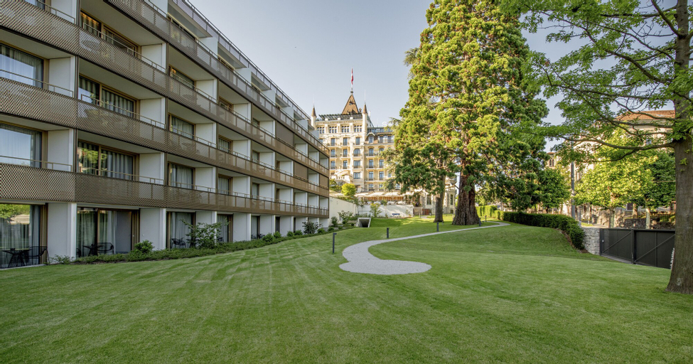 Exterior & Views 16