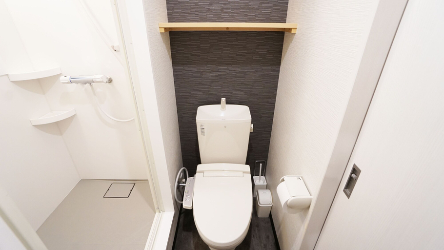 Bathroom 4, Poly Hostel Osaka, Osaka