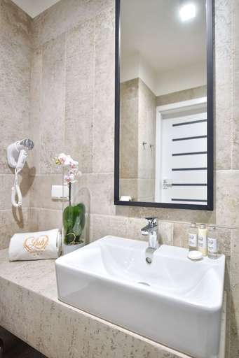 Bathroom 4, Lubhotel, Lublin City