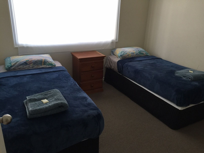 Bedroom 2, Holland Park Motel, Holland Park West