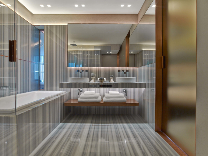 Bathroom 5, The St. Regis Istanbul, Beşiktaş