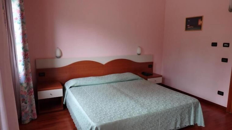 Bedroom 2, Hotel Meridiana, Brescia