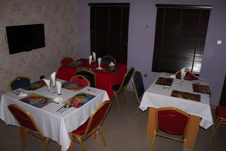Food & Drinks 4, Ayoluyem Hotel, Obio/Akp
