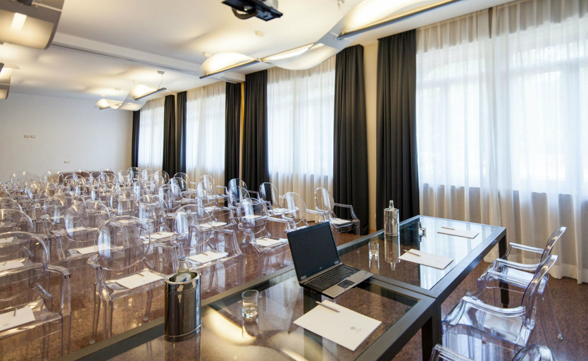 Business Facilities 4, Hotel Da Vinci, Milano