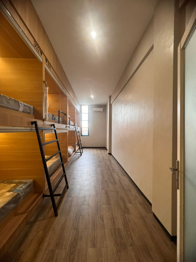Sleep Studio Hotel City Center Surabaya - Tap to explore photos