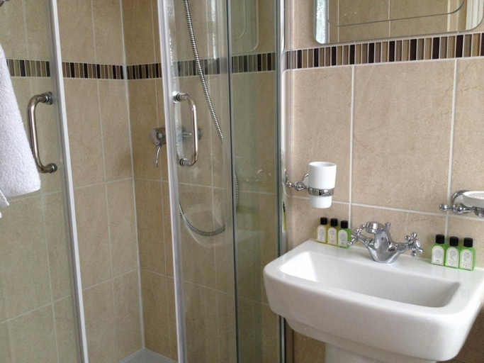 Bathroom 4, Balham Lodge, London