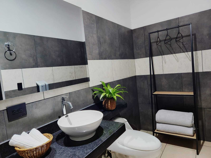 Bathroom 4, Hotel Capri Doradal, Puerto Triunfo